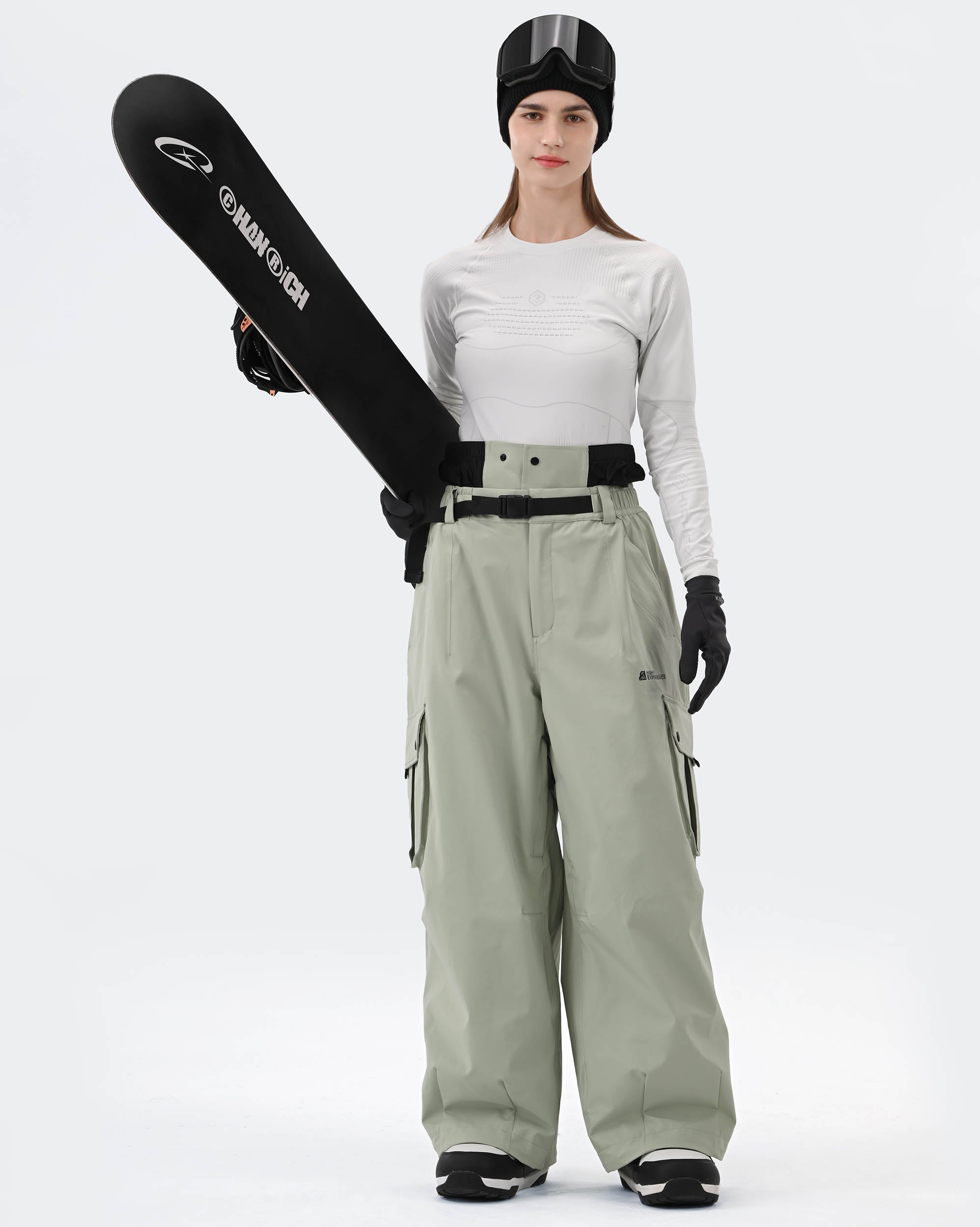 HIGH EXPERIENCE Baggy Snowboard Pants Sage Green - Lifestyle
