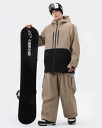 Men wearing Light Khaki 3-layer baggy snowboard jacket backcountry adventure
