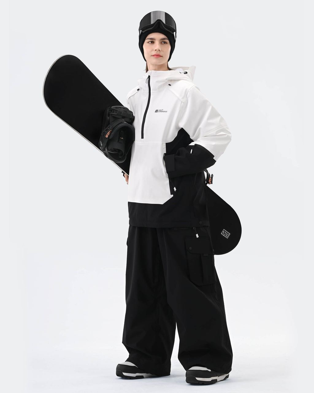 White ski jacket storm hood and hem drawstring detail – HIGH EXPERIENCE
