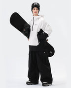 White ski jacket storm hood and hem drawstring detail – HIGH EXPERIENCE
