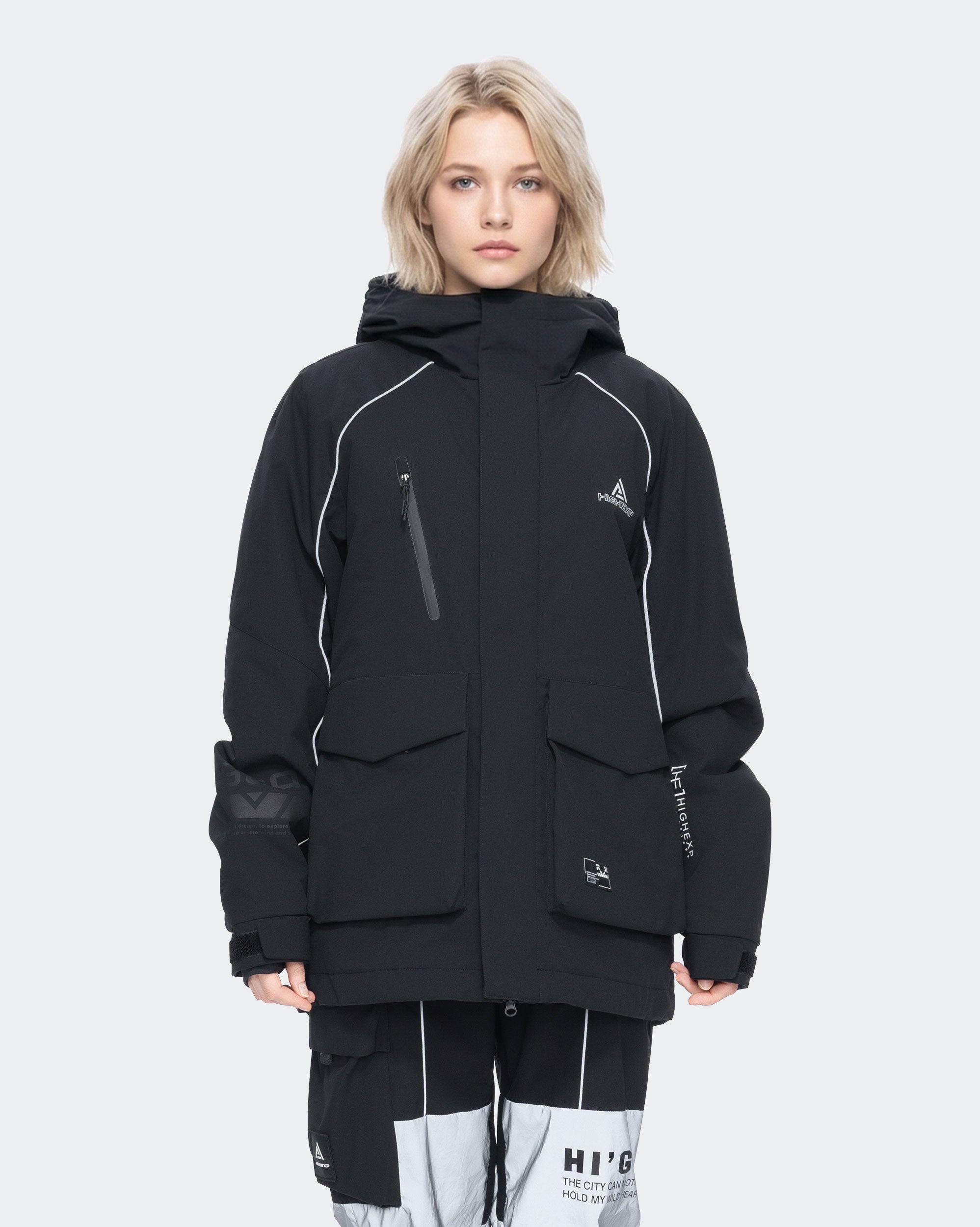 Women's baggy ski jacket front view in Black – HIGH EXPERIENCE
