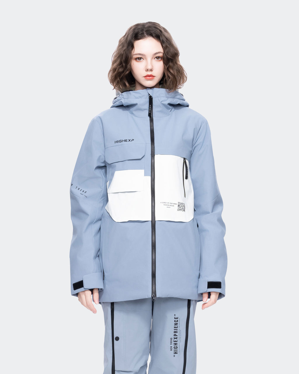 Women's waterproof ski jacket front view in Black-Blue – HIGH EXPERIENCE
