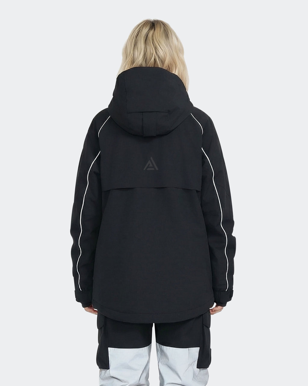 Women's baggy ski jacket back view in Black – HIGH EXPERIENCE
