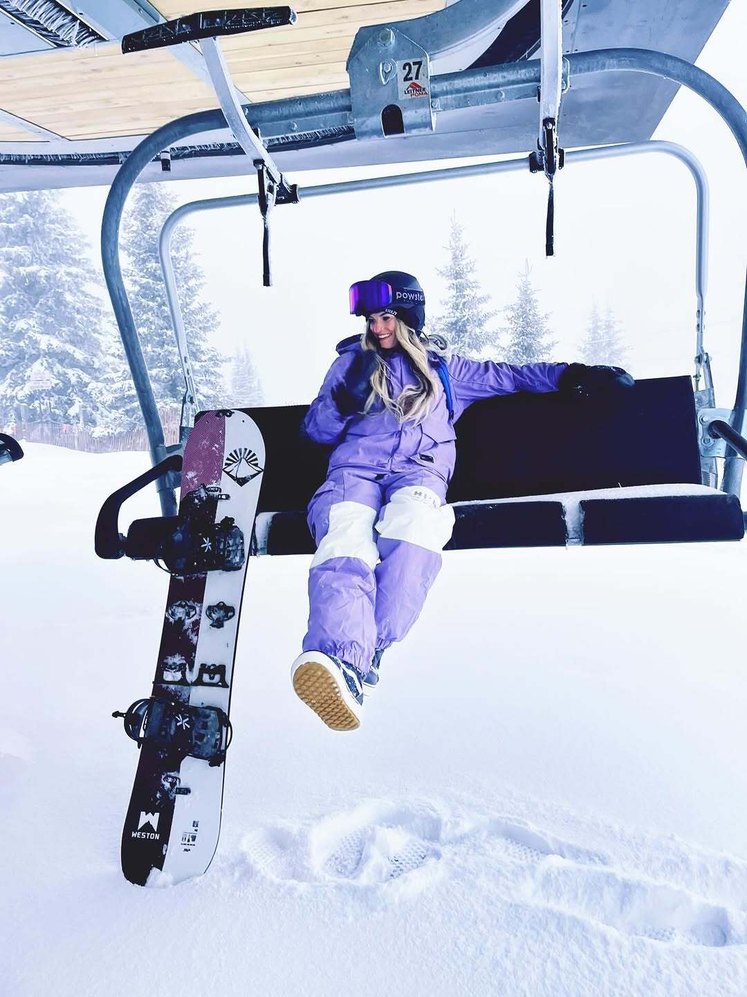 HIGH EXPERIENCE customer snowboarding