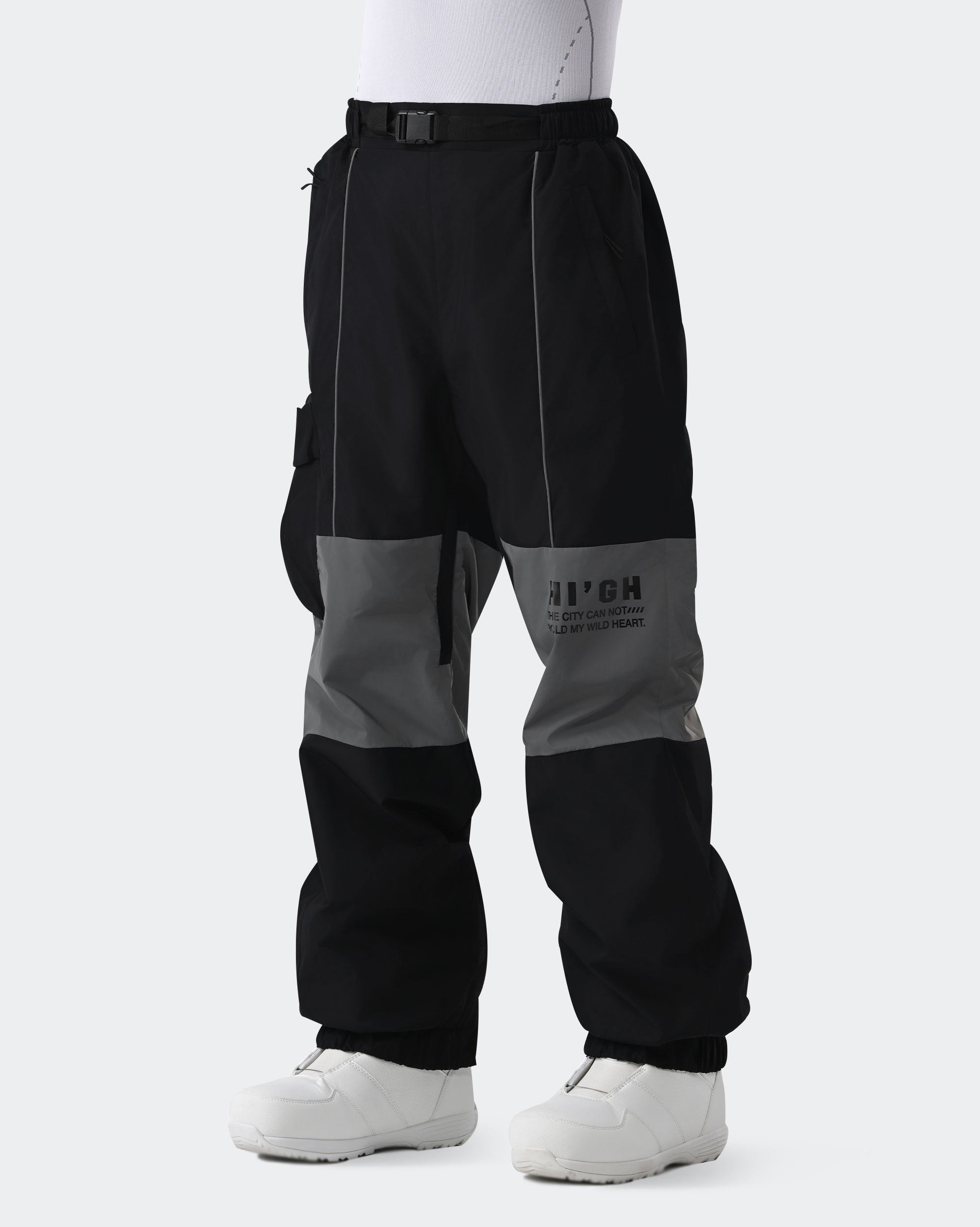 HIGH EXPERIENCE Women's Baggy Ski Pants Black Detail View — Insulated Snow Pants