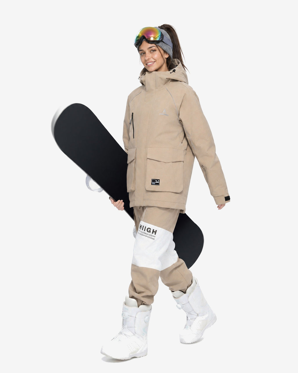 Women's Light Khaki baggy ski jacket detail and snowboard styling – HIGH EXPERIENCE