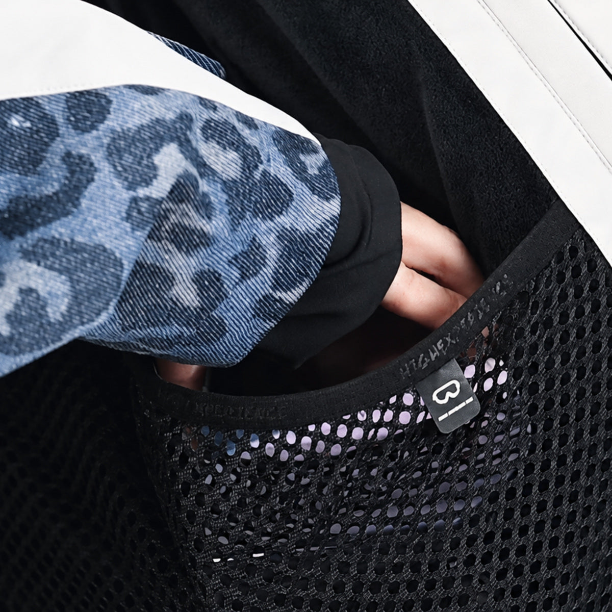 Interior Mesh Pocket